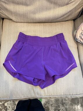 Lululemon Hotty Hot High-Rise Lined Short 2.5"